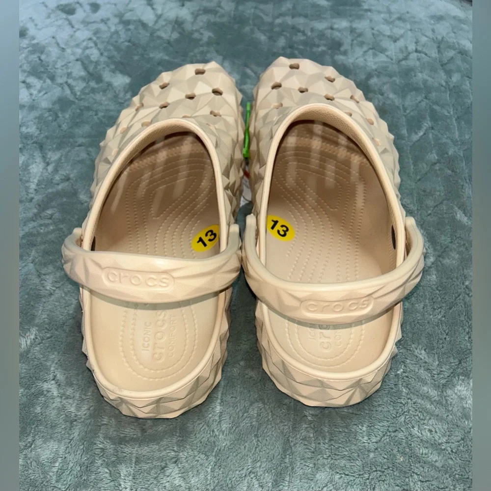 Crocs Classic Geometric Clog Men’s Size 13 - Picture 2 of 8